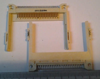 Compact flash konektor .. balení 2ks za 100Kč