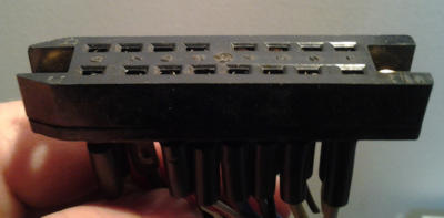 konektor pájený C16A