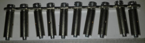 8WA1802 - balení 5 lišt po 10 šroubech za 60Kč