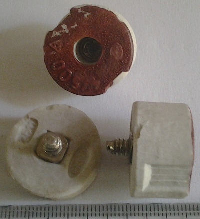 pojistkový dotek keramický 6A .. balení 10ks za 50Kč