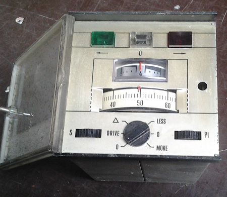 regulátor 300VA 220V/5A starší  .. cena na dotaz / price on request