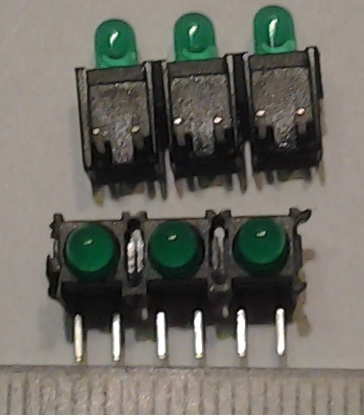 3x LED 3mm v objímce .. balení 21ks za 100Kč