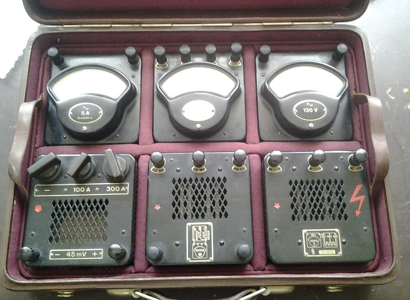 historická sestava V, A, W metry v kufříku  .. cena na dotaz / price on request