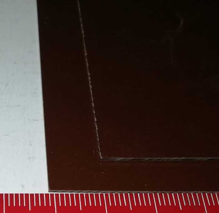 ? sklotextilová ? pertinaxová deska (138) - 80x80x0,9mm  .. balení 18 desek za 80Kč