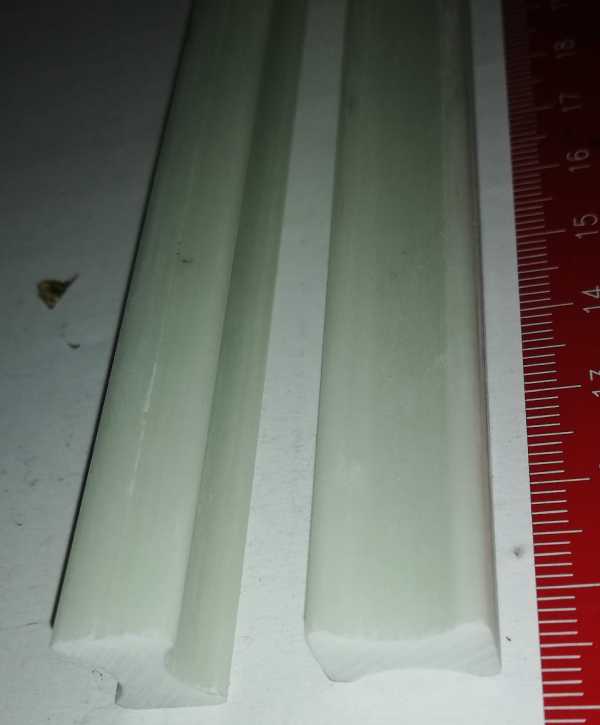 izolační tyčka (149) .. 14x10x260mm