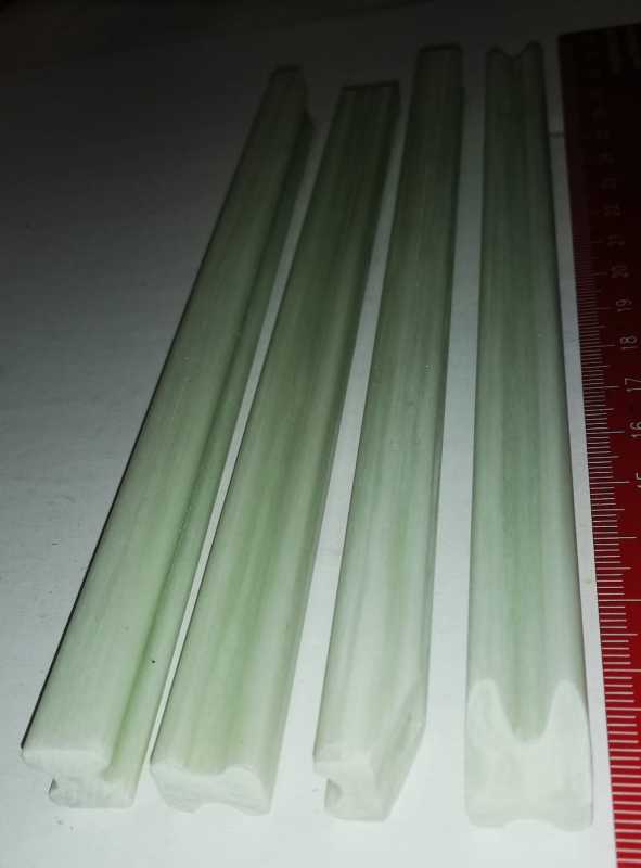 izolační tyčka (150) .. 12x10x177mm