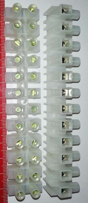 svorkovnice-104 .. 12 pin, dělitelná (čokoláda)