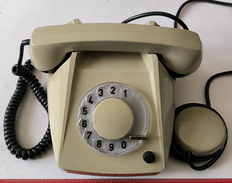 telefon-003 - starý telefonní přístroj, jako nový, typ Rs10 3FP12114  .. cena na dotaz / price on request
