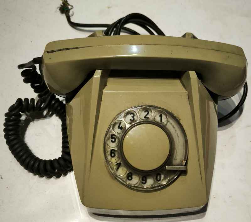 telefon-008 - starý telefonní přístroj, na památku  .. cena na dotaz / price on request