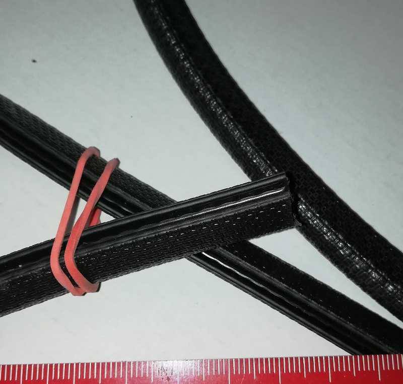 není skladem - gumové těsnění, neurčený typ, viz foto .. balení 4m