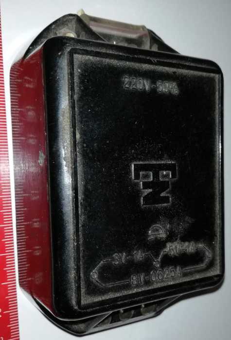 transformátor T3-34 asi zvonkový, asi CCCP, r.v. 1970, na ND, starší typ, nutno proměřit, bez záruky