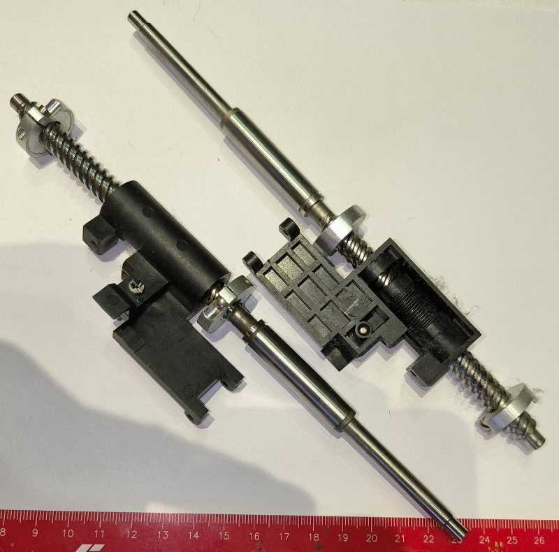 unášeč šroubový, celková délka 215mm,  z demontáže  .. použitý / used