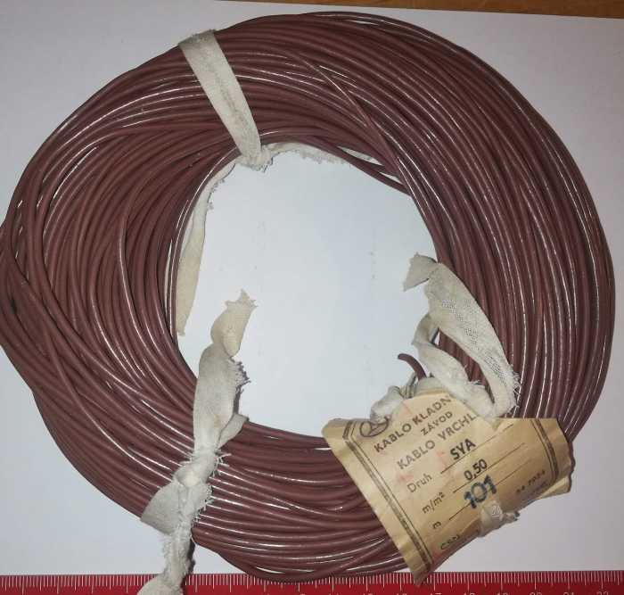 vodič KABLO SYA 0,50 , hnědý, zbytek cca 0,6 kg