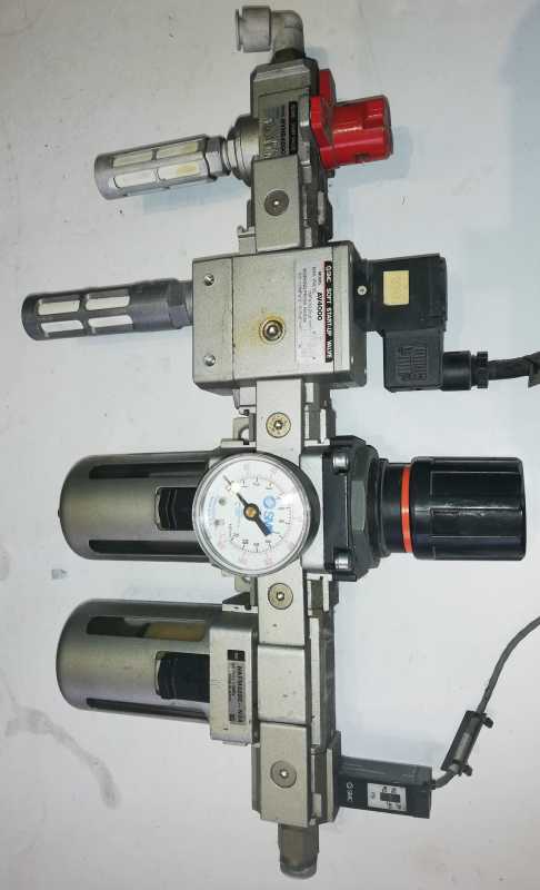 není skladem - nějaká sestava (002), demontáže, na náhradní díly