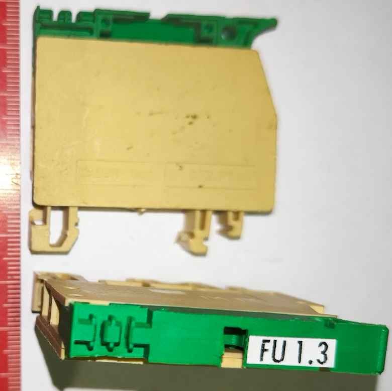 003903057 Svorka řadová s pojistkovým držákem ESC-SFR/PT  .. použitý / used
