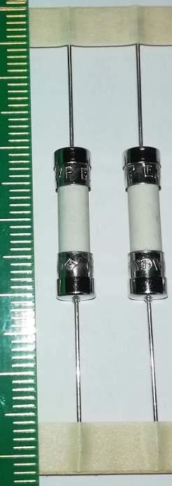 02153.15MRET1P - 	3.15A 250V AC DC Fuse Cartridge, Ceramic Through Hole 5 x 20mm (Axial) .. balení 25ks