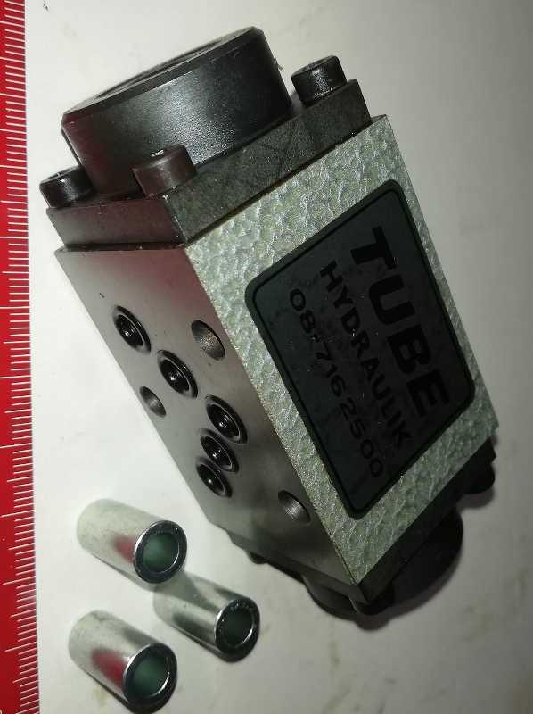 TUBE hydraulik 08-7162500.. cena na dotaz / price on request