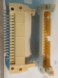 09195327904902 - HARTING (32 z 34pin).. .. cena na dotaz / price on request