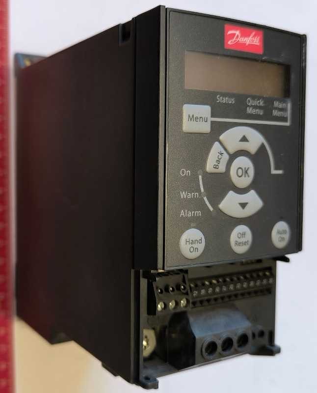 Frekvenční měnič Danfoss 0,75 kW FC51PK75T4 obj. č. 132F0018   .. použitý / used