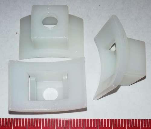 151-27019 - Upevnění stahovacího pásku .. balení 100ks za 150Kč