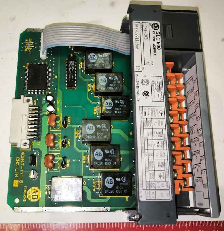Allen-Bradley 1746-OX8 Relay Output Module - OX8-0894A1266/T .. cena na dotaz / price on request