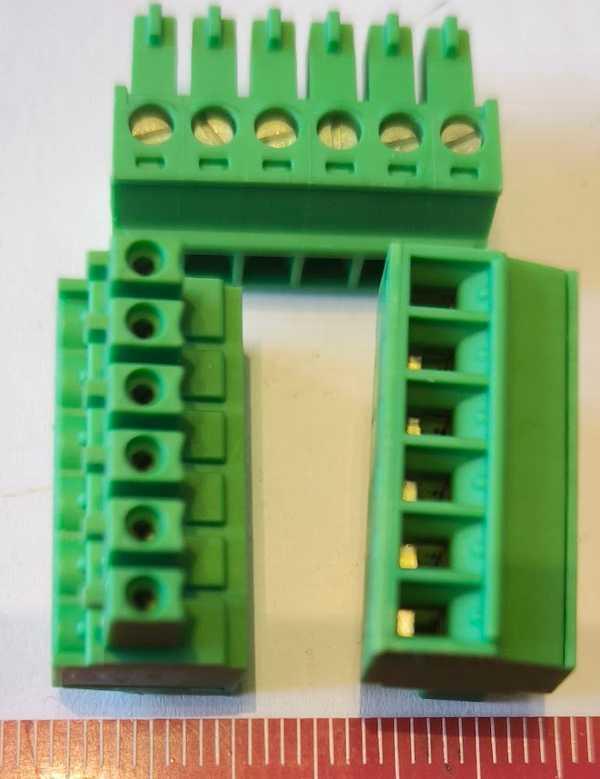 1803617  PHOENIX CONTACT - MC 1,5/ 6-ST-3,81..  balení 22ks