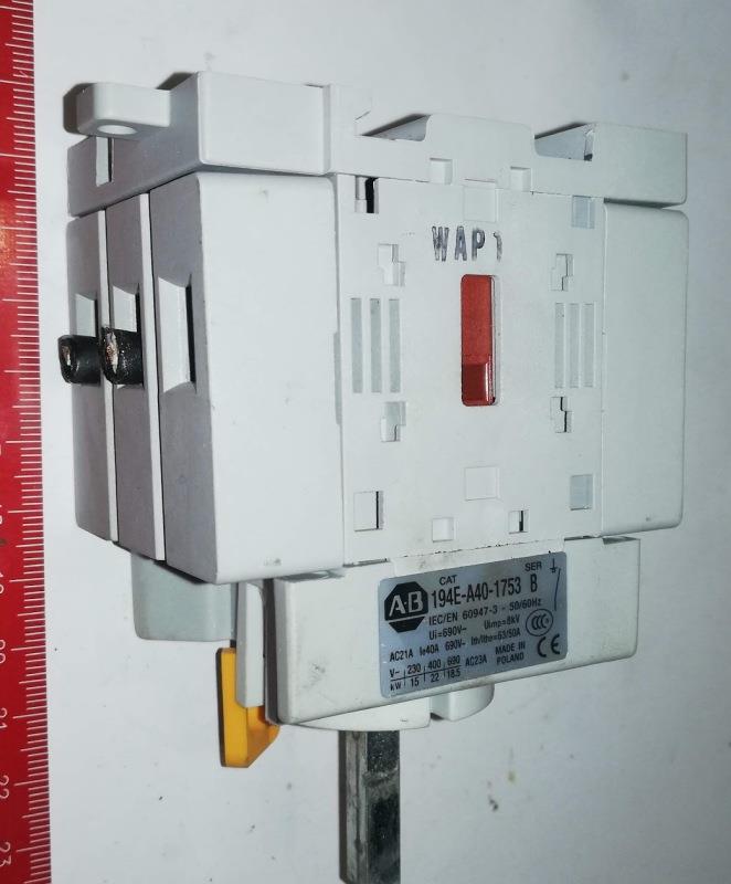 přepínač AB 194E-A40-1753 .. použitý / used