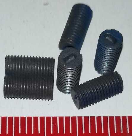 závitové jádro M4x0,5 l=8,5mm N05  .. balení 100ks za 100Kč