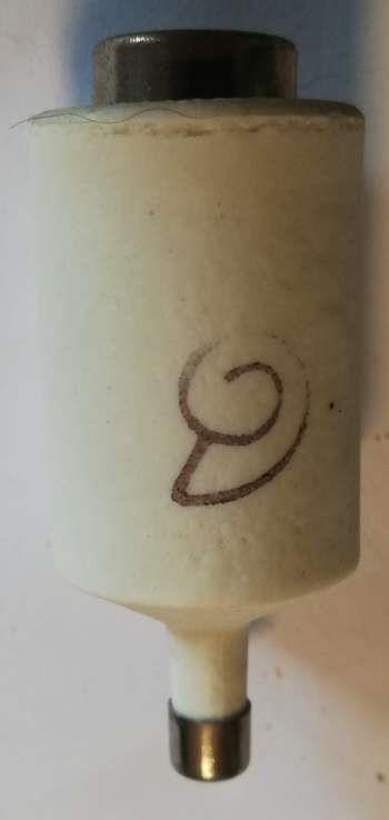 pojistková vložka  2410-2  2A 500V  .. balení 20ks za 100Kč