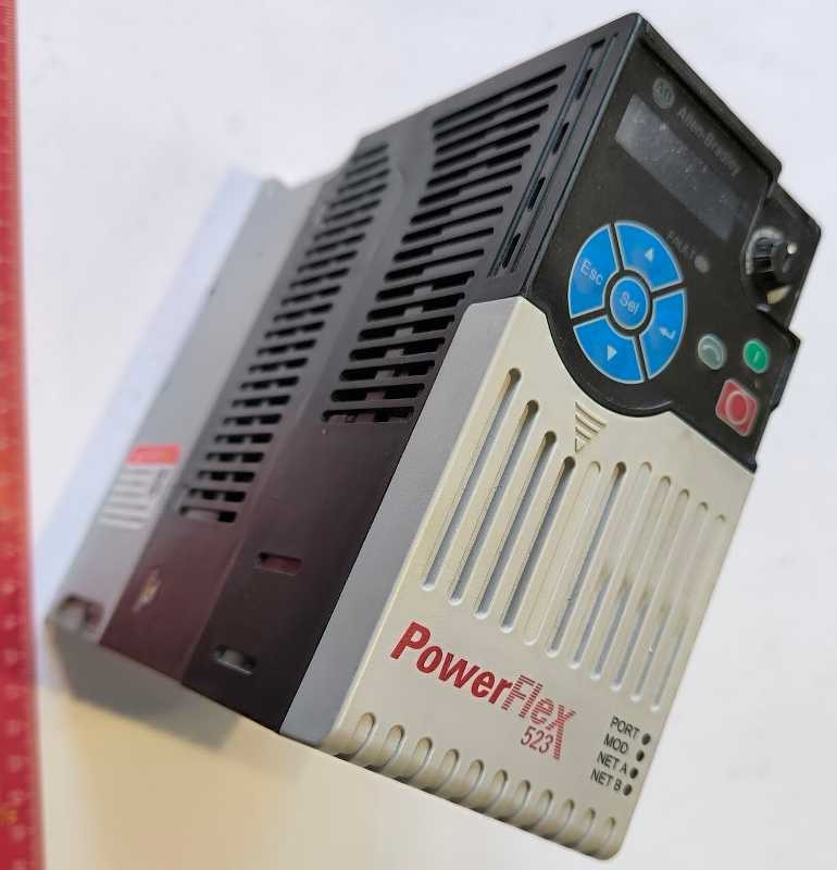 25A-A2P5N114 - Střídavý měnič frekvence Allen-Bradley PowerFlex 523 0,4kW .. použitý / used