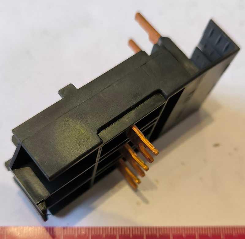 3RA2921-1BA00 - Montážní propojovací modul mezi motorový jistič a stykač