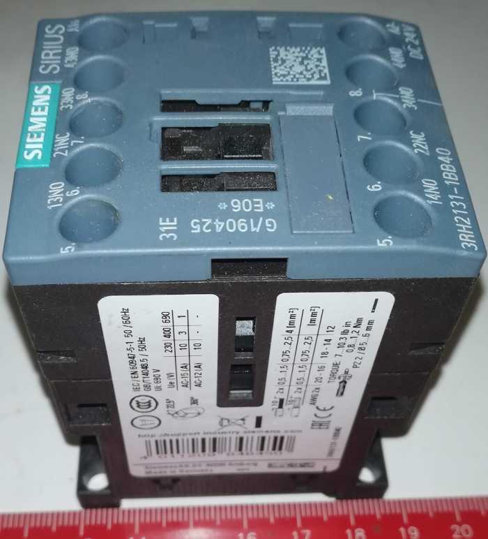 3RH2131-1BB40 - Pomocný stykač Siemens 24Vdc .. cena na dotaz / price on request