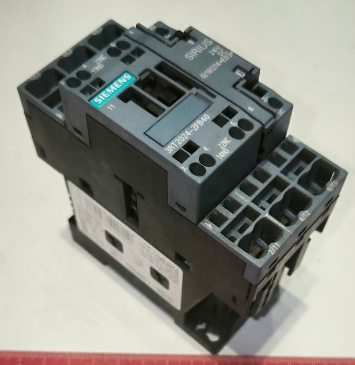 3RT2024-2FB40 stykač SIEMENS 24Vdc   .. cena na dotaz / price on request