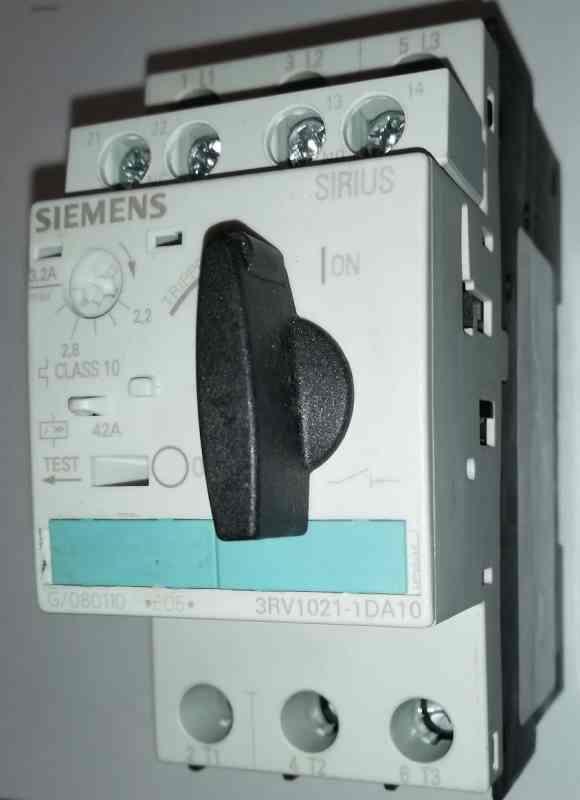 3RV1021-1DA10 - circuit breaker + 3RV1901-1E .. cena na dotaz / price on request