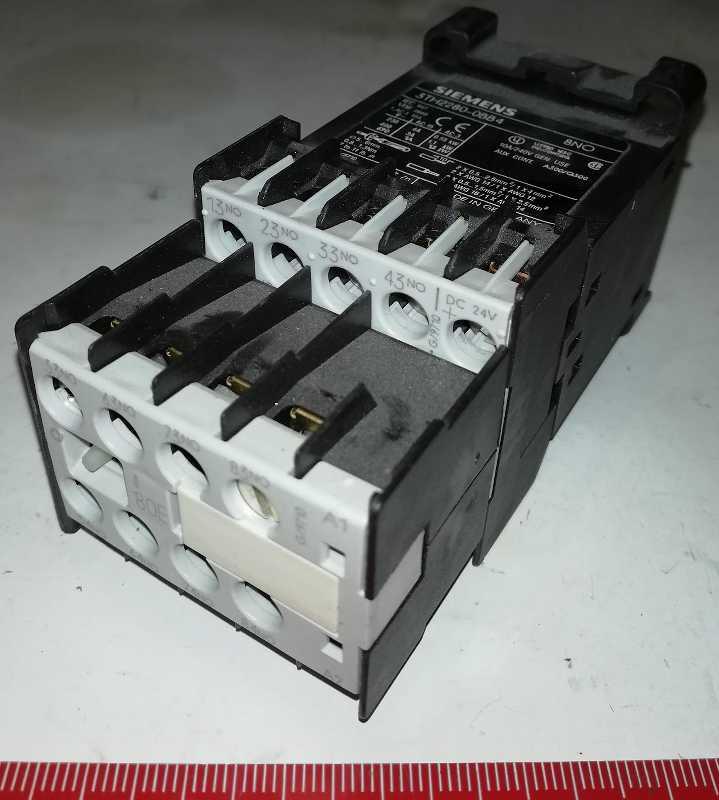 stykač SIEMENS 3TH2280-0BB4 - 24Vdc