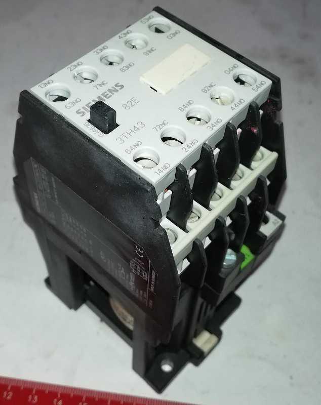 stykač SIEMENS 3TH4382-0B - 110Vdc   .. cena na dotaz / price on request