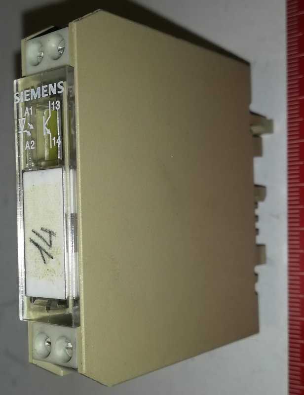Siemens 3TX7002-3AB01 Relay Interface Module  .. použitý / used