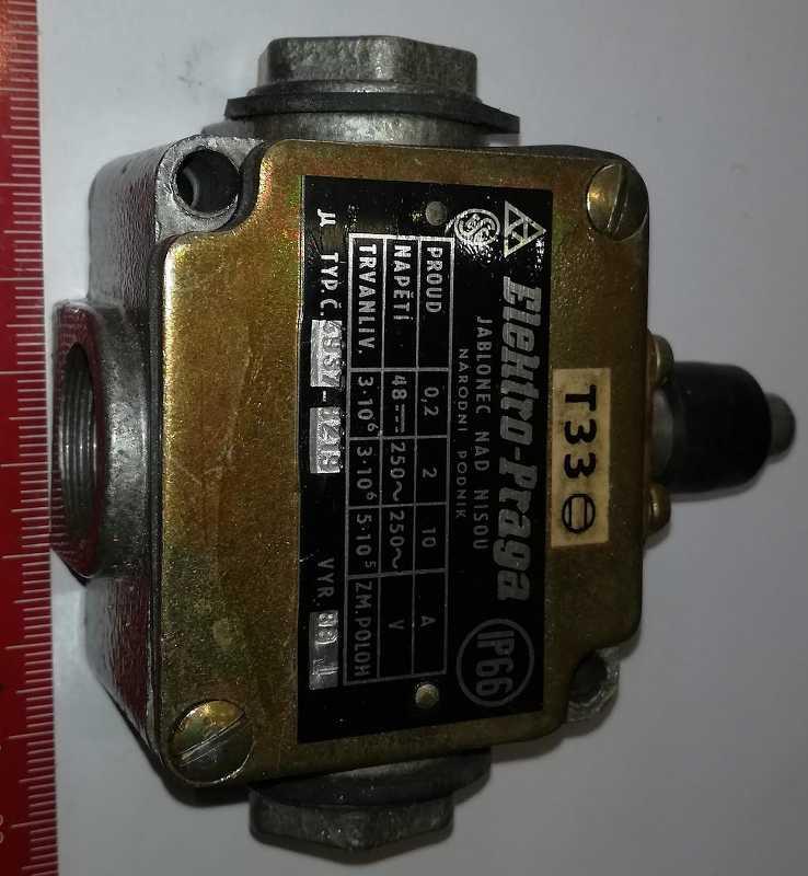 není skladem - spínač 4937-8219  (002)