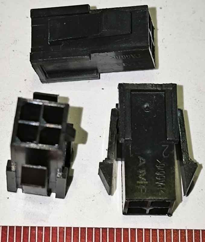 495-9120P - TE Connectivity, Micro MATE-N-LOK Male Connector Housing, 3 mm Pitch, 4 Way, 2 Row Straight .. balení 150ks za 980Kč