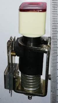 4FJ11022 -  tlačítko s kontrolkou ( 2xspínací, červená, 13x15 knoflík)  .. cena na dotaz / price on request