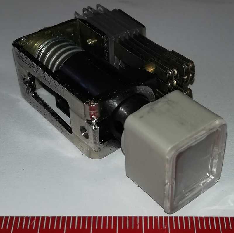 4FJ51113 -  tlačítko s kontrolkou  .. cena na dotaz / price on request