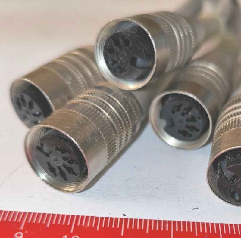 6AK18033 - kruhová pevná zásuvka na závit samice na kábliku 50cm   .. cena na dotaz / price on request