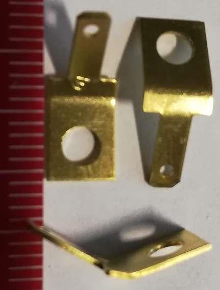 není skladem - Mosazný přístrojový faston zalomený SEZ-CZ 7200-00/3/100 ..  balení 100 ks za 70Kč