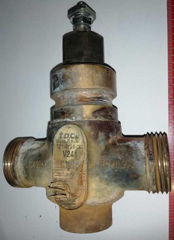 7214126000 -  Venta V241 Globe Valve, 2-Way, PN16, G 1 External Thread, DN15, Kvs 2.5, Bronze Body, Stainless Trim, Stem Up Closed.. .. použitý / used