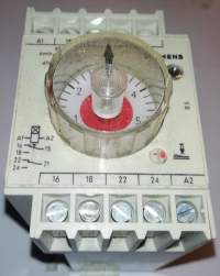 7PR3202-4GC - 220V 50Hz 0,15s .. 60h  .. cena na dotaz / price on request