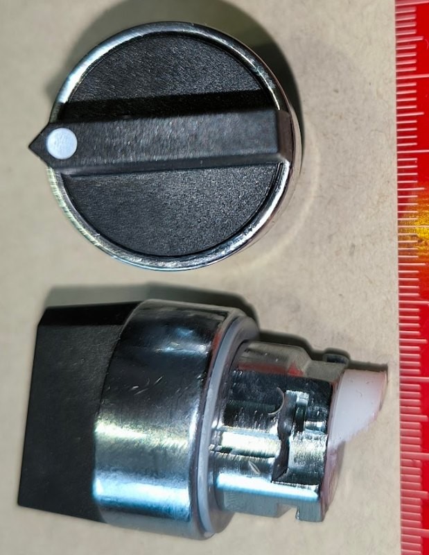 8LM2TS130 - LOVATO - Selector switch actuator knob, Ø22mm 8LM series metal, 3 position, 1 - 0 - 2   .. cena na dotaz / price on request