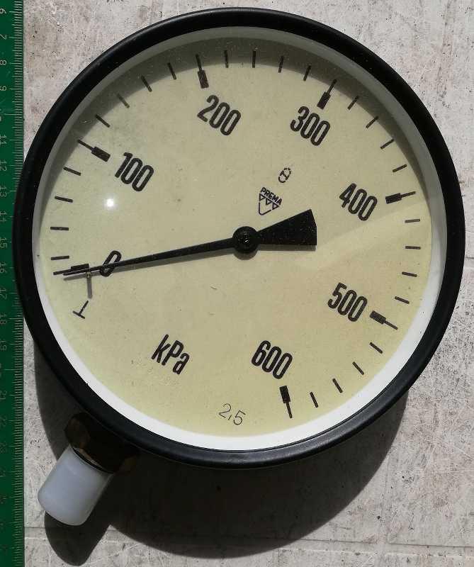 Manometr  ČSN257210, A160, do 600kPa, nový