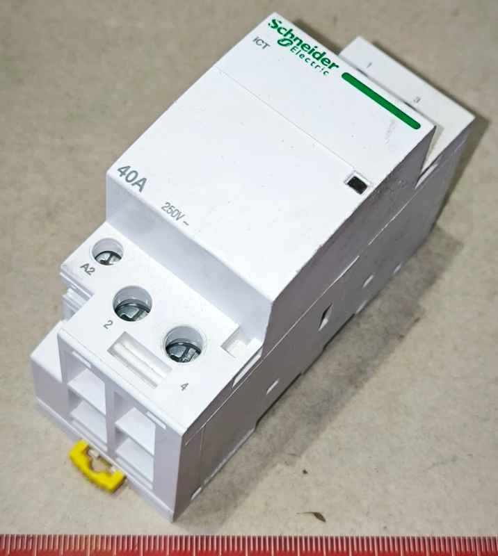 A9C20842 Stykač iCT 40A 2ZAP 220/240V  50Hz