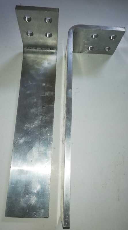 tvárovka z hliníku Al, profil 80x10mm,  ohnuto na 365+110mm, 4 díry na šrouby, cca 1kg