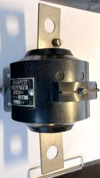 proudové trafo AMt-0 - 200/5A ELEKTRIS z demontáže   .... cena na dotaz / price on request